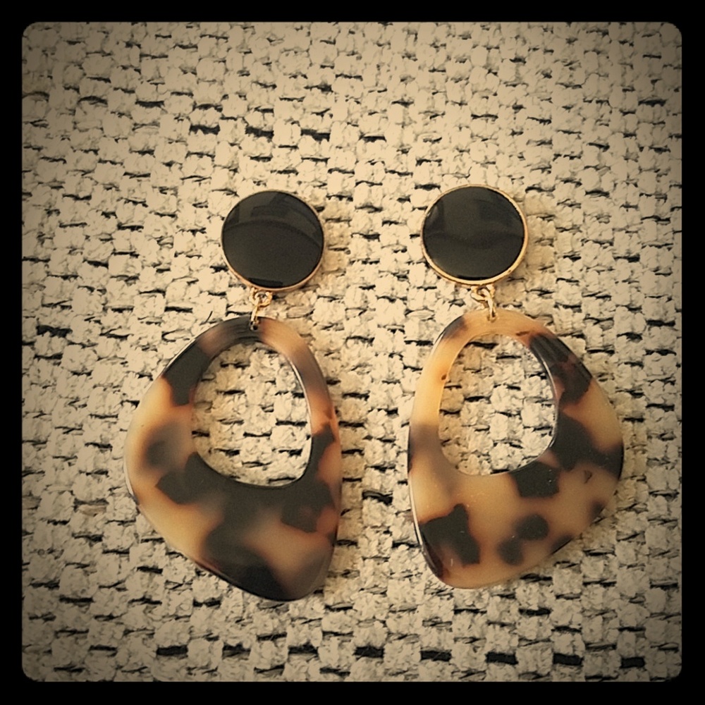 Acrylic black and tan earrings